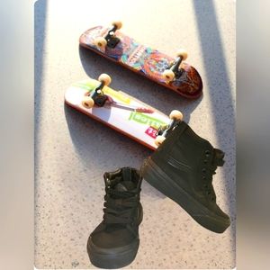 Vans Hightop Sneakers
